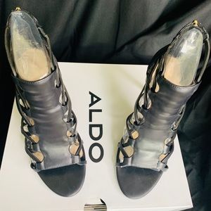 Felilia Black Side-strapped Sandal